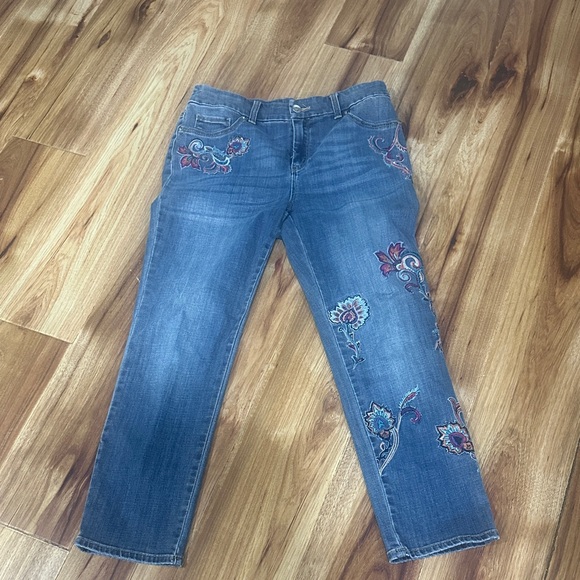 Chico's Denim - Chico's Blue Jeans with Colorful Embroidery EUC size 5/6 #050